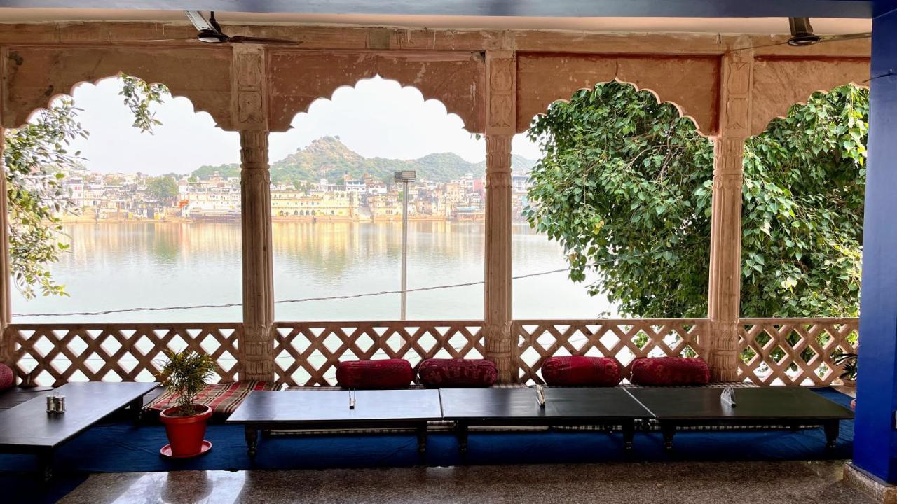 Radhika Palace Hotel Pushkar Bagian luar foto