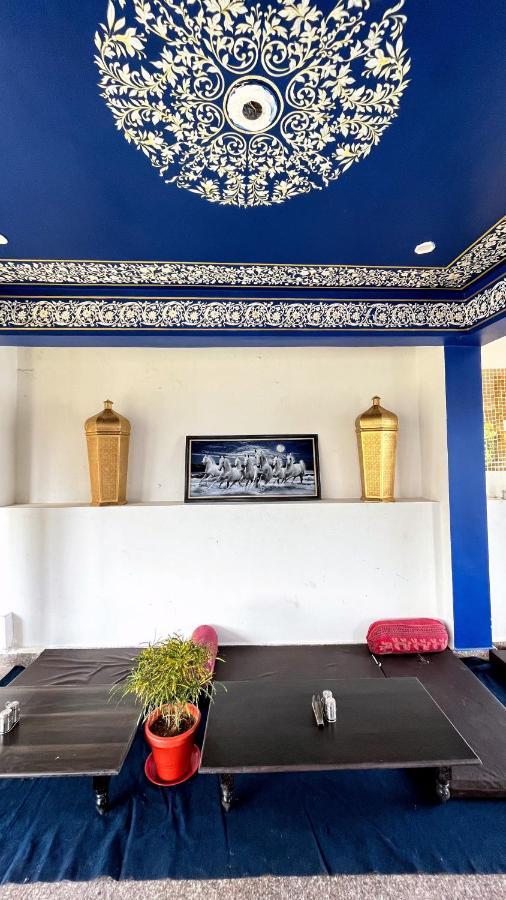 Radhika Palace Hotel Pushkar Bagian luar foto