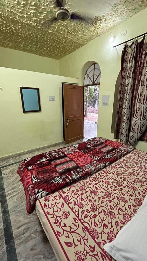 Radhika Palace Hotel Pushkar Bagian luar foto