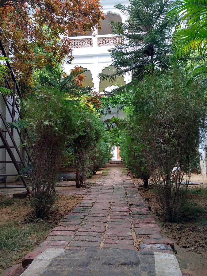 Radhika Palace Hotel Pushkar Bagian luar foto