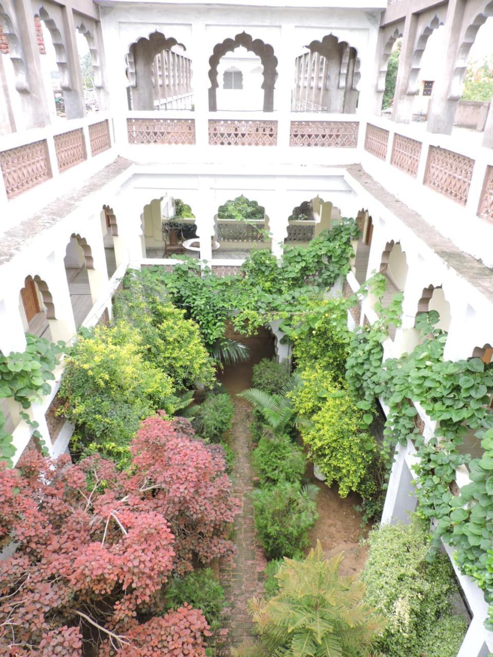 Radhika Palace Hotel Pushkar Bagian luar foto