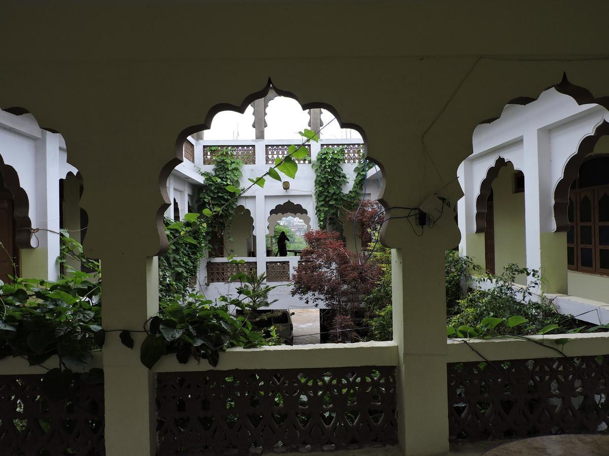 Radhika Palace Hotel Pushkar Bagian luar foto