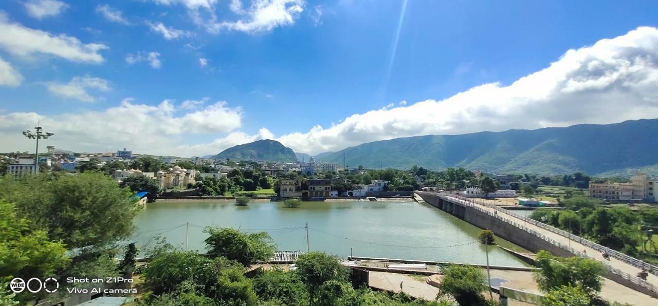 Radhika Palace Hotel Pushkar Bagian luar foto